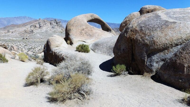 Mobius Arch Loop Trail